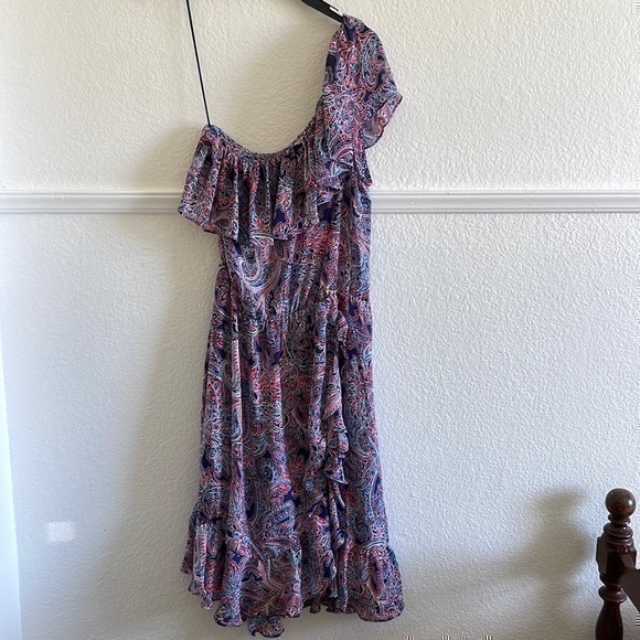NWT  Parker Beverly, one shoulder ruffle, dress size medium - Picture 1 of 7